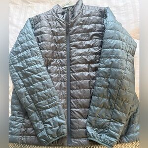 Patagonia Two-Toned Grey And Green Lightweight Puffer Jacket - Size XXL.